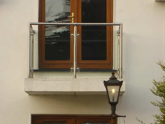 Stainless and glass Juliet balcony